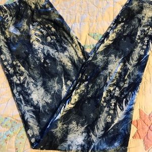 One Size Buskins Leggings